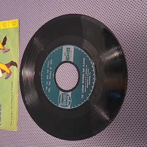 Simple Simon 1, 2, Button My Shoe The Cat And The Fiddle 45 RPM Vinyl Record - Picture 4 of 6